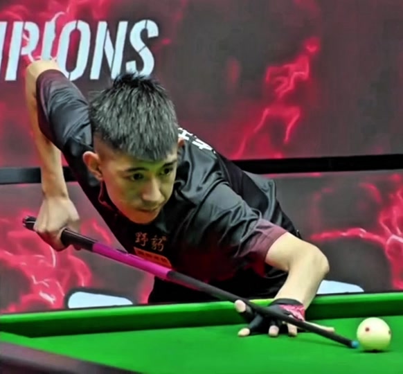 与利物浦的 与利物浦的