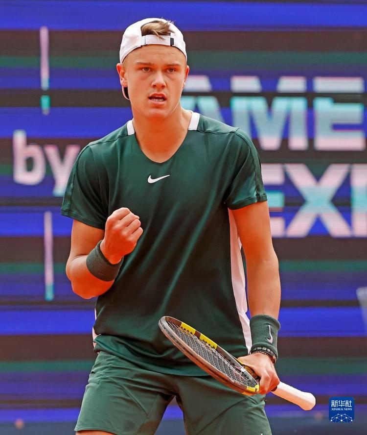 减少了他的 减少了他的