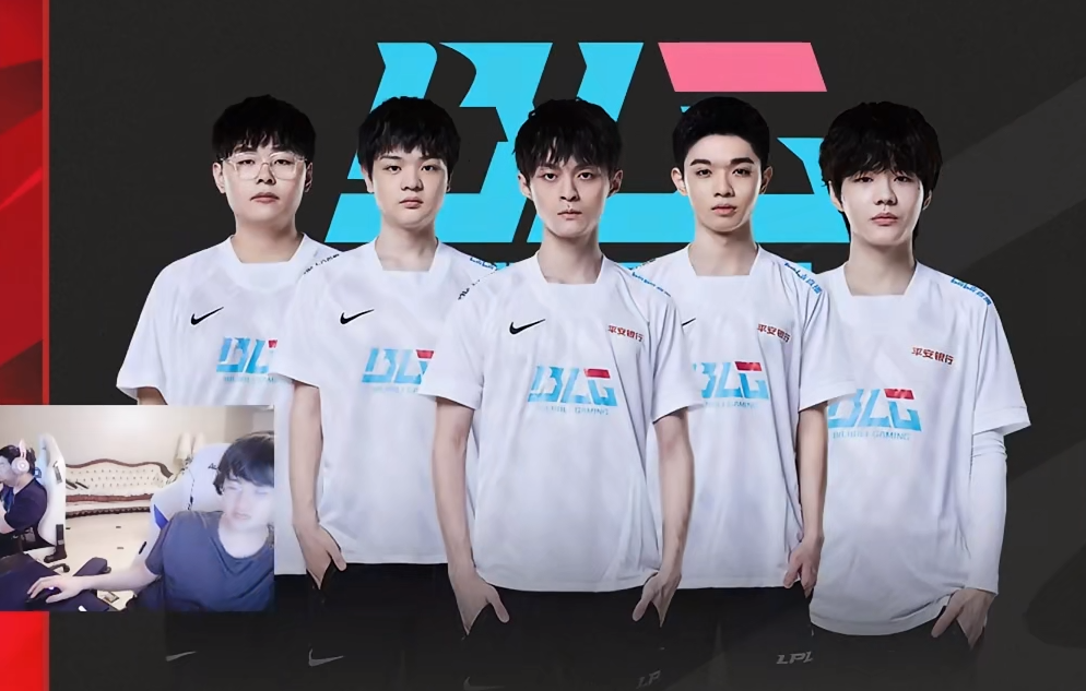 俱乐部中 俱乐部中